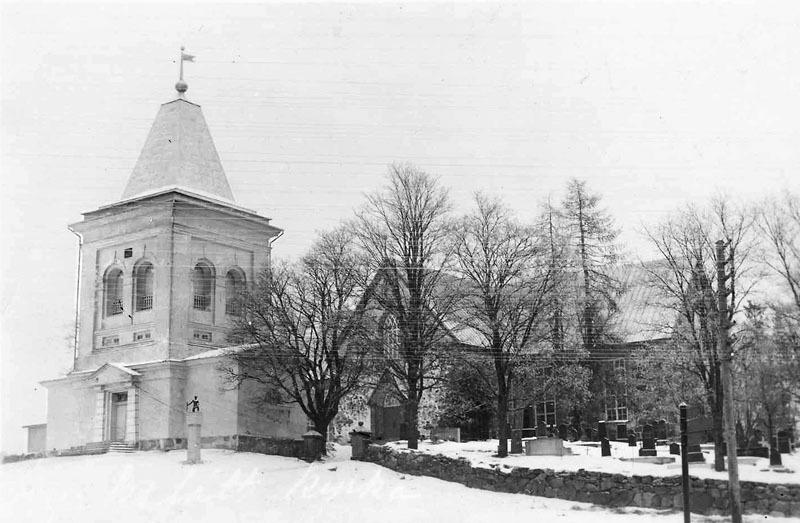 Kuva Kirkkonummen Pyhän Mikaelin kirkosta 1930-luvulla.
