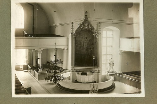 Kirkon sisätila vuodelta 1924.