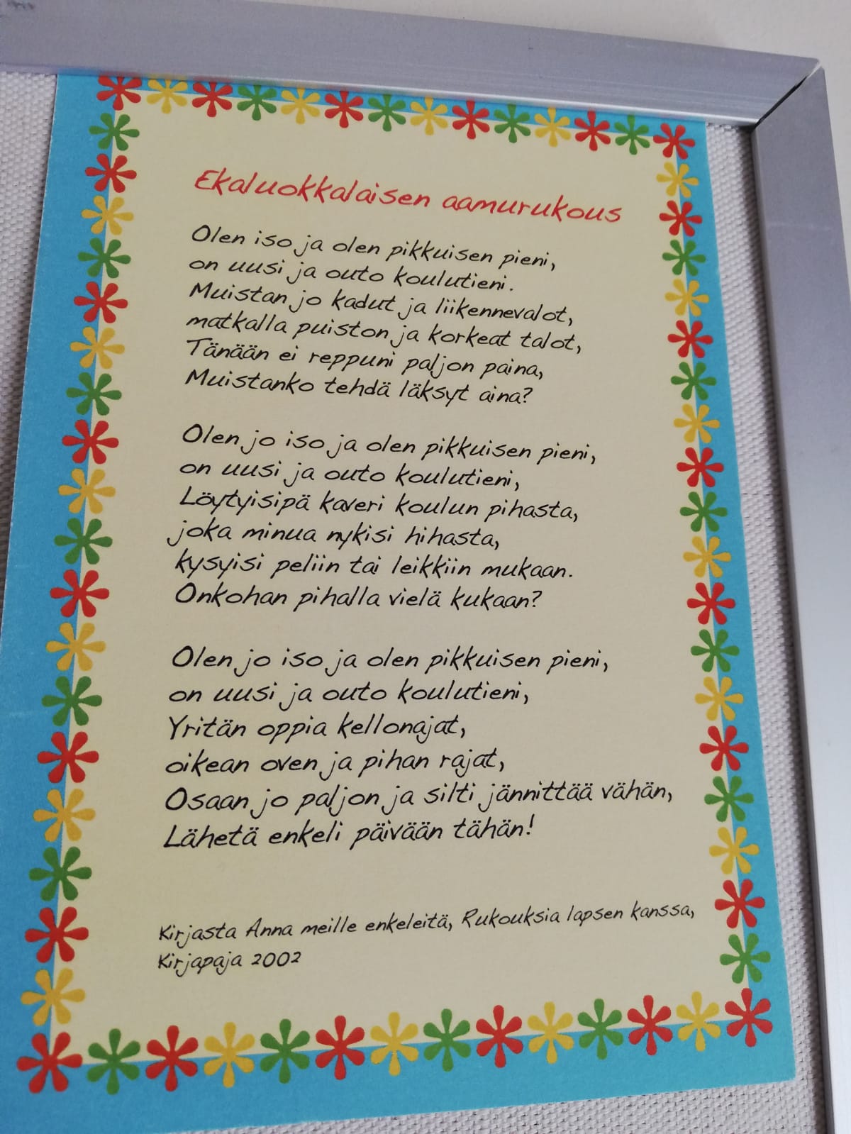 Kouluun lähtevien siunaaminen Rukoustaulu, jossa ekaluokkalaisen aamurukous.