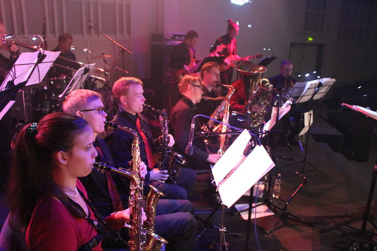 Tarinoita laulujen takaa - Major Big Band Tarinoita laulujen takaa - Major Big Band